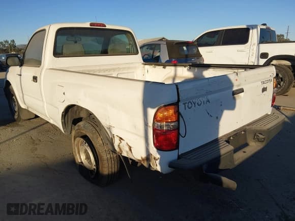 ✅ 2004 Toyota Tacoma • VIN: 5TENL42N04Z394070 • Lot: 43721735. Listed on IAAI with 572,363 mi. Free auction sales archive from the USA and detailed vehicle history report at DreamBid. Image 3.