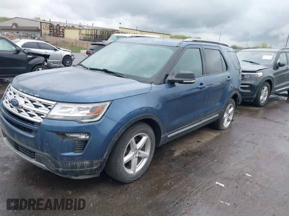 ✅ 2018 Ford Explorer XLT • VIN: 1FM5K7D82JGC48134 • Лот: 42202052. Опубликован ранее на IAAI с пробегом 195 533 миль. Бесплатный доступ к архиву аукционных продаж из США и подробный отчёт об истории автомобиля на DreamBid. Изображение 2.
