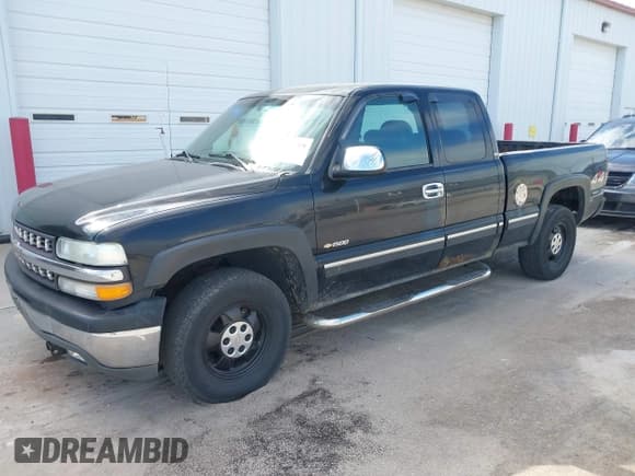 ✅ 2000 Chevrolet Silverado 1500 • VIN: 1GCEK19V8YE364816 • Lot: 43410219. Wystawiony na IAAI z przebiegiem 199 597 mil. Bezpłatny archiwum sprzedaży aukcyjnych z USA i szczegółowy raport historii pojazdu na DreamBid. Zdjęcie 18.