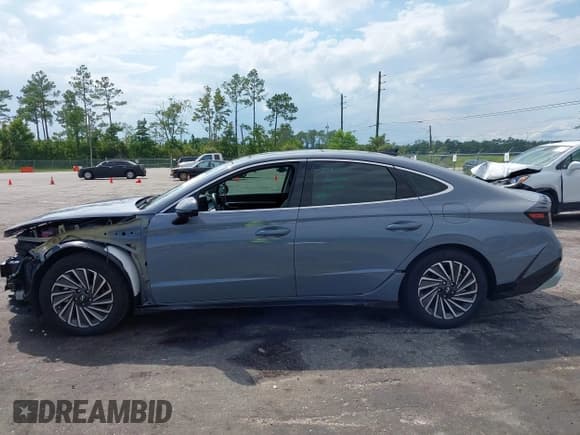 ✅ 2024 Hyundai Sonata Limited • VIN: KMHL54JJ8RA089753 • Лот: 43114206. Опубликован ранее на IAAI с пробегом 8 381 миль. Бесплатный доступ к архиву аукционных продаж из США и подробный отчёт об истории автомобиля на DreamBid. Изображение 15.