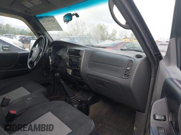✅ 2011 Ford Ranger XLT • VIN: 1FTKR4EEXBPB22563 • Lot: 42101752. Listed on IAAI with 211,855 mi. Free auction sales archive from the USA and detailed vehicle history report at DreamBid. Image 5.