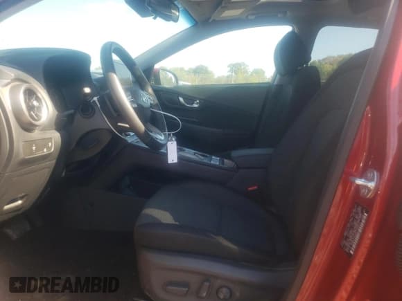 ✅ 2023 Hyundai Kona SEL • VIN: KM8K33AG4PU189375 • Лот: 70725134. Опубликован ранее на Copart с пробегом 6 390 миль. Бесплатный доступ к архиву аукционных продаж из США и подробный отчёт об истории автомобиля на DreamBid. Изображение 7.