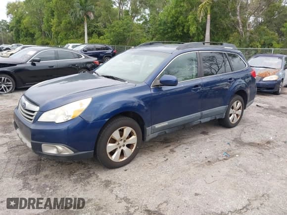 ✅ 2010 Subaru Outback Limited • VIN: 4S4BRBJCXA3317427 • Lot: 43892466. Listed on IAAI with 157,936 mi. Free auction sales archive from the USA and detailed vehicle history report at DreamBid. Image 2.