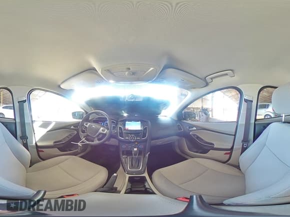 ✅ 2016 Ford Focus Electric • VIN: 1FADP3R4XGL406256 • Lot: 82641725. Wystawiony na Copart z przebiegiem 29 429 mil. Bezpłatny archiwum sprzedaży aukcyjnych z USA i szczegółowy raport historii pojazdu na DreamBid. Zdjęcie 14.