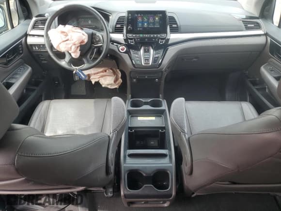 ✅ 2019 Honda Odyssey Elite • VIN: 5FNRL6H98KB067891 • Lot: 51681405. Listed on Copart with 42,525 mi. Free auction sales archive from the USA and detailed vehicle history report at DreamBid. Image 8.