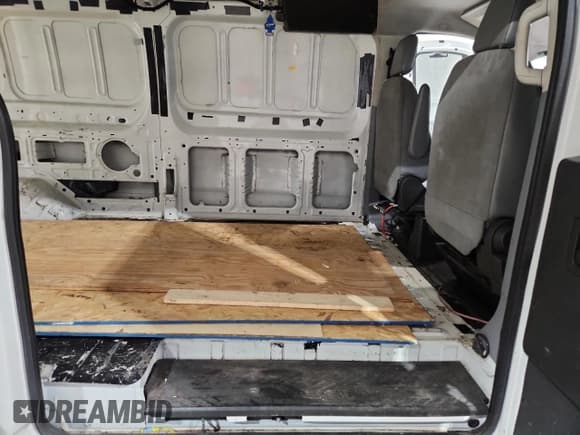 ✅ 2017 Ford Transit • VIN: 1FTYE9ZM9HKA83930 • Lot: 59028005. Wystawiony na Copart z przebiegiem 285 236 mil. Bezpłatny archiwum sprzedaży aukcyjnych z USA i szczegółowy raport historii pojazdu na DreamBid. Zdjęcie 11.