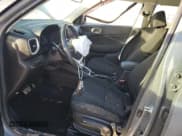 ✅ 2021 Hyundai Venue SEL • VIN: KMHRC8A38MU082348 • Lot: 43388415. Wystawiony na Copart z przebiegiem 61 413 mil. Bezpłatny archiwum sprzedaży aukcyjnych z USA i szczegółowy raport historii pojazdu na DreamBid. Zdjęcie 7.