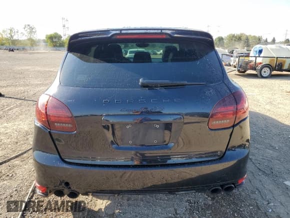 ✅ 2013 Porsche Cayenne GTS • VIN: WP1AD2A23DLA76450 • Lot: 84549495. Wystawiony na Copart z przebiegiem Nie podano. Bezpłatny archiwum sprzedaży aukcyjnych z USA i szczegółowy raport historii pojazdu na DreamBid. Zdjęcie 6.