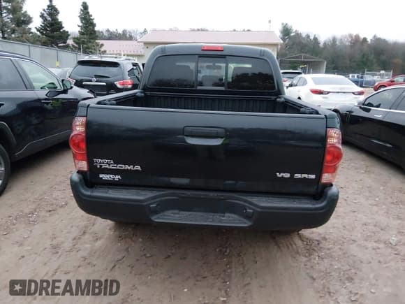 ✅ 2006 Toyota Tacoma • VIN: 5TELU42N06Z319571 • Lot: 43717786. Wystawiony na IAAI z przebiegiem 193 978 mil. Bezpłatny archiwum sprzedaży aukcyjnych z USA i szczegółowy raport historii pojazdu na DreamBid. Zdjęcie 16.