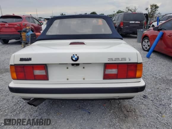 1991 BMW 3 Series with VIN WBABB231XMEC25019, listed as a Copart auction lot 71727005 with 88,432 mi miles and Clean title. Bid and sale history available at DreamBid. Image 6.