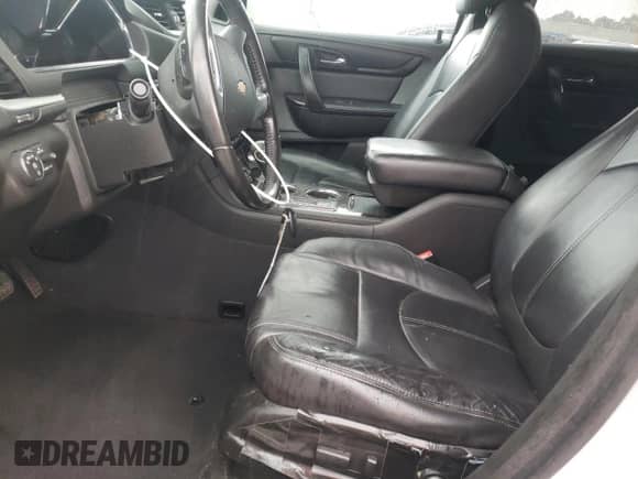 2015 Chevrolet Traverse LT z VIN 1GNKRHKD1FJ209447, wystawiony jako Copart lot #71116855 z przebiegiem 130 449 mil mil oraz Szkoda całkowita • Salvage title. Historia ofert i sprzedaży dostępna na DreamBid. Obrazek 7.