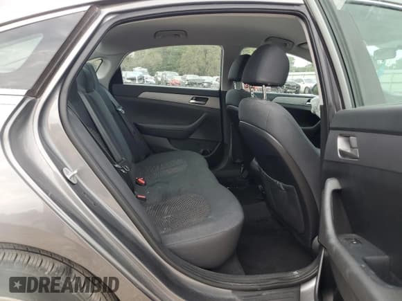 ✅ 2019 Hyundai Sonata SE • VIN: 5NPE24AF6KH790484 • Лот: 84831045. Опубликован ранее на Copart с пробегом 82 041 миль. Бесплатный доступ к архиву аукционных продаж из США и подробный отчёт об истории автомобиля на DreamBid. Изображение 10.