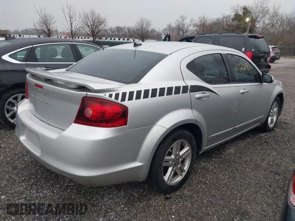 ✅ 2012 Dodge Avenger SXT • VIN: 1C3CDZCB5CN179070 • Лот: 41520290. Опубликован ранее на IAAI с пробегом 169 963 миль. Бесплатный доступ к архиву аукционных продаж из США и подробный отчёт об истории автомобиля на DreamBid. Изображение 4.