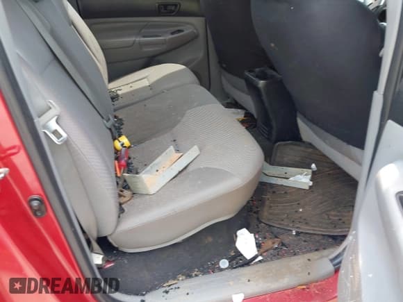 ✅ 2015 Toyota Tacoma • VIN: 3TMLU4EN5FM188212 • Lot: 42319990. Listed on IAAI with 105,691 mi. Free auction sales archive from the USA and detailed vehicle history report at DreamBid. Image 8.