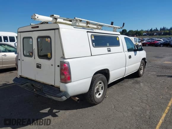 ✅ 2004 Chevrolet Silverado 1500 Work Truck • VIN: 1GCEC14X94Z293893 • Lot: 43321326. Wystawiony na IAAI z przebiegiem 174 845 mil. Bezpłatny archiwum sprzedaży aukcyjnych z USA i szczegółowy raport historii pojazdu na DreamBid. Zdjęcie 4.