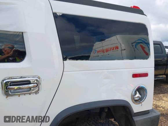 ✅ 2006 Hummer H2 • VIN: 5GRGN23U76H102222 • Lot: 43352240. Wystawiony na IAAI z przebiegiem Nie podano. Bezpłatny archiwum sprzedaży aukcyjnych z USA i szczegółowy raport historii pojazdu na DreamBid. Zdjęcie 14.