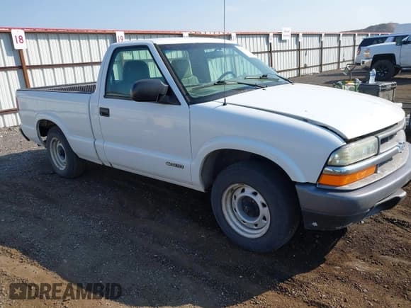 ✅ 2002 Chevrolet S-10 LS • VIN: 1GCCS145728233445 • Лот: 43176379. Опубликован ранее на IAAI с пробегом 300 871 миль. Бесплатный доступ к архиву аукционных продаж из США и подробный отчёт об истории автомобиля на DreamBid. Изображение 1.