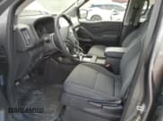 ✅ 2025 Nissan Frontier SL • VIN: 1N6ED1EJ3SN634441 • Lot: 90594335. Wystawiony na Copart z przebiegiem 8 453 mil. Bezpłatny archiwum sprzedaży aukcyjnych z USA i szczegółowy raport historii pojazdu na DreamBid. Zdjęcie 7.