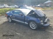 ✅ 2010 Ford Mustang V6 • VIN: 1ZVBP8AN6A5180129 • Lot: 87025755. Wystawiony na Copart z przebiegiem 81 563 mil. Bezpłatny archiwum sprzedaży aukcyjnych z USA i szczegółowy raport historii pojazdu na DreamBid. Zdjęcie 4.