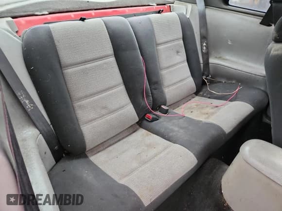 ✅ 2001 Ford Mustang Standard • VIN: 1FAFP40441F179812 • Lot: 81625275. Wystawiony na Copart z przebiegiem Nie podano. Bezpłatny archiwum sprzedaży aukcyjnych z USA i szczegółowy raport historii pojazdu na DreamBid. Zdjęcie 10.