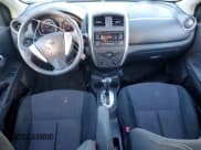 ✅ 2018 Nissan Versa S • VIN: 3N1CN7AP0JL809525 • Lot: 86573054. Wystawiony na Copart z przebiegiem 66 928 mil. Bezpłatny archiwum sprzedaży aukcyjnych z USA i szczegółowy raport historii pojazdu na DreamBid. Zdjęcie 8.