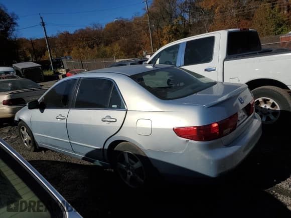 ✅ 2005 Honda Accord • VIN: JHMCN36505C004959 • Lot: 90810915. Wystawiony na Copart z przebiegiem 204 584 mil. Bezpłatny archiwum sprzedaży aukcyjnych z USA i szczegółowy raport historii pojazdu na DreamBid. Zdjęcie 2.