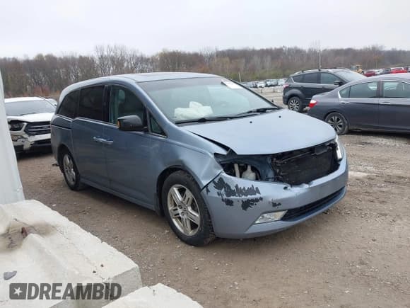 ✅ 2011 Honda Odyssey Touring • VIN: 5FNRL5H90BB060864 • Lot: 43756563. Listed on IAAI with 183,992 mi. Free auction sales archive from the USA and detailed vehicle history report at DreamBid. Image 1.