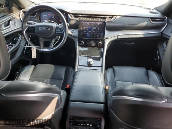 ✅ 2022 Jeep Grand Cherokee Overland • VIN: 1C4RJJDG2N8571046 • Lot: 67636445. Listed on Copart with 47,698 mi. Free auction sales archive from the USA and detailed vehicle history report at DreamBid. Image 8.