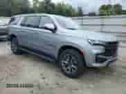 2024 Chevrolet Suburban Z71 z VIN 1GNSKDKD0RR196015, wystawiony jako Copart lot #81410475 z przebiegiem 16 358 mil mil oraz Szkoda całkowita • Salvage title. Historia ofert i sprzedaży dostępna na DreamBid. Obrazek 4.