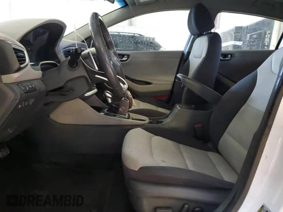 ✅ 2019 Hyundai Ioniq SEL • VIN: KMHC75LC1KU117119 • Лот: 79236324. Размещён на Copart с пробегом Не указан миль. Получите бесплатный доступ к архиву аукционных продаж из США и посмотрите подробный отчёт об истории автомобиля на DreamBid. Изображение 7.