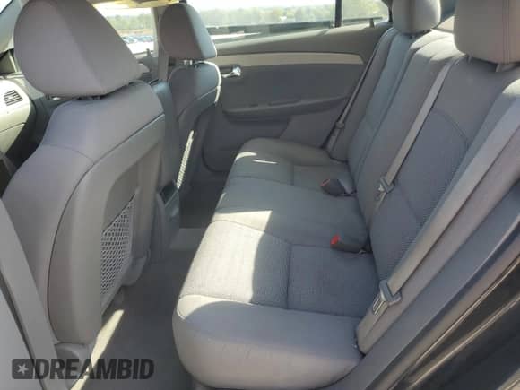 2012 Chevrolet Malibu 1LS z VIN 1G1ZB5E09CF289039, wystawiony jako Copart lot #84261725 z przebiegiem 150 020 mil mil oraz Czysty tytuł • Clean title. Historia ofert i sprzedaży dostępna na DreamBid. Obrazek 10.