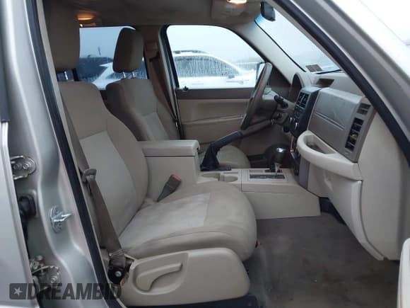 ✅ 2008 Jeep Liberty Sport • VIN: 1J8GN28K98W282058 • Lot: 43559942. Listed on IAAI with 168,429 mi. Free auction sales archive from the USA and detailed vehicle history report at DreamBid. Image 5.