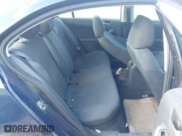 ✅ 2014 Volkswagen Jetta S • VIN: 3VW2K7AJ8EM368351 • Lot: 43562193. Wystawiony na IAAI z przebiegiem 97 459 mil. Bezpłatny archiwum sprzedaży aukcyjnych z USA i szczegółowy raport historii pojazdu na DreamBid. Zdjęcie 8.