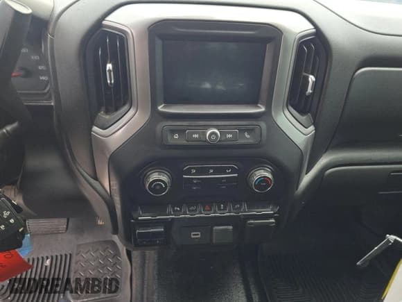 ✅ 2020 Chevrolet Silverado 2500HD Work Truck • VIN: 1GC1YLE72LF271986 • Лот: 43874641. Опубликован ранее на IAAI с пробегом 132 329 миль. Бесплатный доступ к архиву аукционных продаж из США и подробный отчёт об истории автомобиля на DreamBid. Изображение 5.