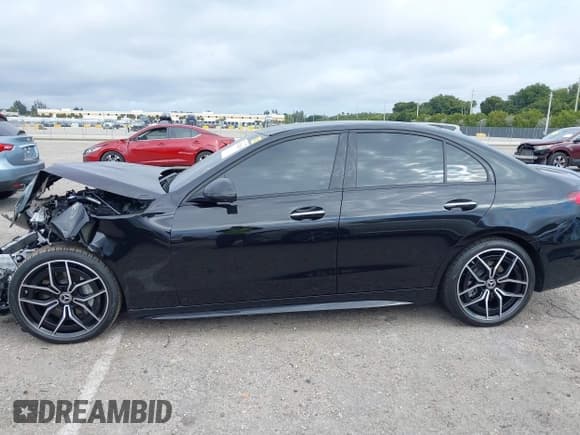 ✅ 2024 Mercedes-Benz C 300 • VIN: W1KAF4GBXRR231973 • Lot: 41324526. Listed on IAAI with Not provided. Free auction sales archive from the USA and detailed vehicle history report at DreamBid. Image 15.