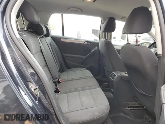 ✅ 2010 Volkswagen Golf • VIN: WVWDA7AJXAW352385 • Lot: 77400074. Listed on Copart with 427,452 mi. Free auction sales archive from the USA and detailed vehicle history report at DreamBid. Image 10.