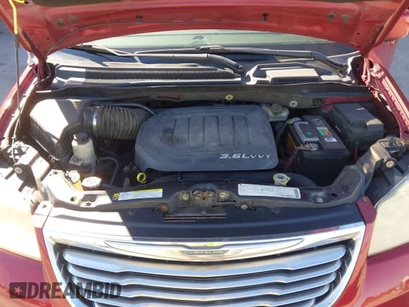 ✅ 2012 Chrysler Town & Country Touring • VIN: 2C4RC1BG5CR169682 • Lot: 43601308. Listed on IAAI with 204,802 mi. Free auction sales archive from the USA and detailed vehicle history report at DreamBid. Image 10.