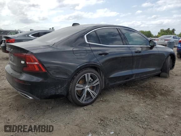 ✅ 2022 Volvo S60 Inscription • VIN: 7JRBR0FL0NG165837 • Lot: 53191865. Wystawiony na Copart z przebiegiem 40 957 mil. Bezpłatny archiwum sprzedaży aukcyjnych z USA i szczegółowy raport historii pojazdu na DreamBid. Zdjęcie 3.