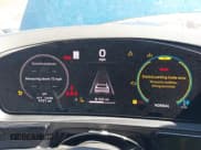 ✅ 2025 Porsche Cayenne • VIN: WP1BA2AY4SDA31364 • Lot: 43304610. Wystawiony na IAAI z przebiegiem 5 121 mil. Bezpłatny archiwum sprzedaży aukcyjnych z USA i szczegółowy raport historii pojazdu na DreamBid. Zdjęcie 7.