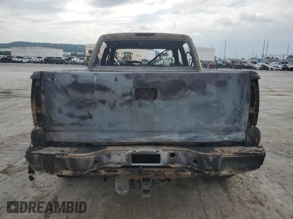 ✅ 2004 Chevrolet Silverado 1500 LS • VIN: 2GCEK13T441401170 • Lot: 67184465. Wystawiony na Copart z przebiegiem Nie podano. Bezpłatny archiwum sprzedaży aukcyjnych z USA i szczegółowy raport historii pojazdu na DreamBid. Zdjęcie 6.