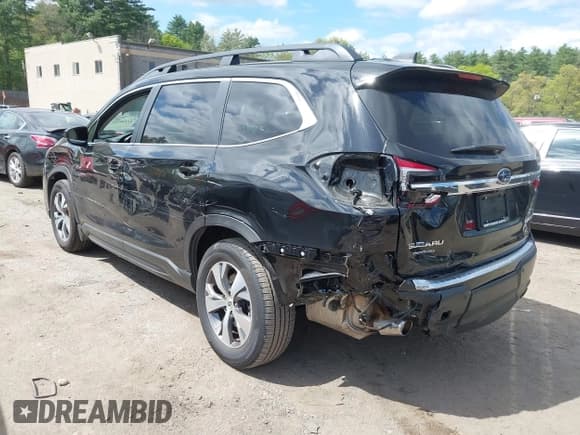 ✅ 2024 Subaru Ascent Premium • VIN: 4S4WMAED7R3422371 • Lot: 42230321. Listed on IAAI with 11,931 mi. Free auction sales archive from the USA and detailed vehicle history report at DreamBid. Image 3.