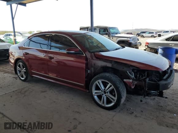 ✅ 2015 Volkswagen Passat SEL Premium • VIN: 1VWCT7A30FC002955 • Lot: 46423955. Wystawiony na Copart z przebiegiem 106 630 mil. Bezpłatny archiwum sprzedaży aukcyjnych z USA i szczegółowy raport historii pojazdu na DreamBid. Zdjęcie 4.