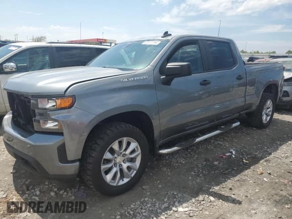 ✅ 2020 Chevrolet Silverado 1500 Custom • VIN: 3GCPYBEH1LG126160 • Lot: 67471794. Wystawiony na Copart z przebiegiem 131 509 mil. Bezpłatny archiwum sprzedaży aukcyjnych z USA i szczegółowy raport historii pojazdu na DreamBid. Zdjęcie 1.