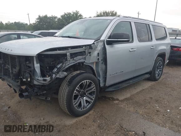 ✅ 2023 Jeep Wagoneer Series II • VIN: 1C4SJSBP7PS557479 • Lot: 42380099. Wystawiony na IAAI z przebiegiem 61 639 mil. Bezpłatny archiwum sprzedaży aukcyjnych z USA i szczegółowy raport historii pojazdu na DreamBid. Zdjęcie 2.