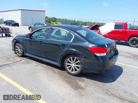 ✅ 2014 Subaru Legacy Special Sports • VIN: 4S3BMCH63E3027948 • Lot: 42479625. Wystawiony na IAAI z przebiegiem 214 365 mil. Bezpłatny archiwum sprzedaży aukcyjnych z USA i szczegółowy raport historii pojazdu na DreamBid. Zdjęcie 3.