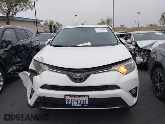 ✅ 2018 Toyota RAV4 XLE • VIN: JTMWFREV9JJ732074 • Lot: 42116868. Listed on IAAI with 93,015 mi. Free auction sales archive from the USA and detailed vehicle history report at DreamBid. Image 13.