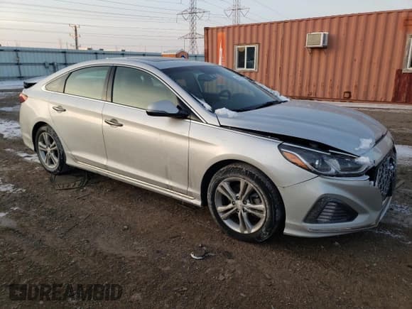 ✅ 2018 Hyundai Sonata Limited • VIN: 5NPE34AF8JH669810 • Lot: 72843962. Listed on Copart with 40,219 mi. Free auction sales archive from the USA and detailed vehicle history report at DreamBid. Image 4.