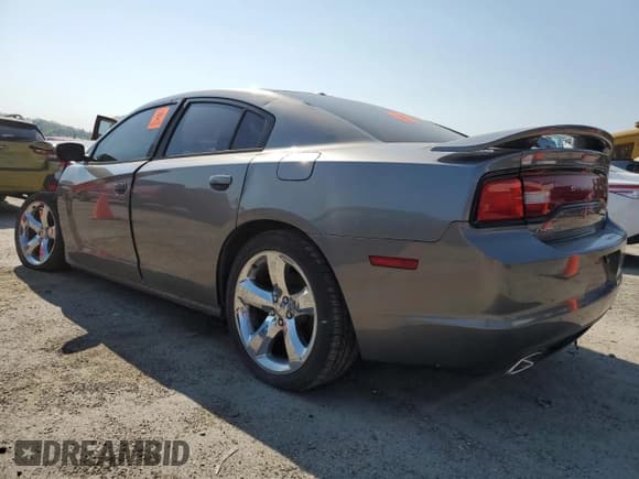 ✅ 2011 Dodge Charger RT Plus • VIN: 2B3CL5CT5BH609303 • Lot: 56514955. Wystawiony na Copart z przebiegiem Nie podano. Bezpłatny archiwum sprzedaży aukcyjnych z USA i szczegółowy raport historii pojazdu na DreamBid. Zdjęcie 2.