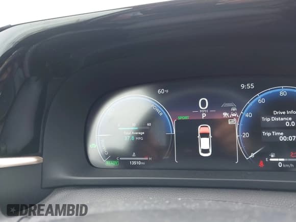 ✅ 2024 Toyota Crown XLE • VIN: JTDAAAAF5R3029757 • Lot: 41773356. Wystawiony na IAAI z przebiegiem 13 510 mil. Bezpłatny archiwum sprzedaży aukcyjnych z USA i szczegółowy raport historii pojazdu na DreamBid. Zdjęcie 7.