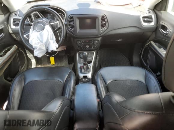 ✅ 2019 Jeep Compass Latitude • VIN: 3C4NJDBB5KT767907 • Lot: 53292015. Listed on Copart with 116,072 mi. Free auction sales archive from the USA and detailed vehicle history report at DreamBid. Image 9.
